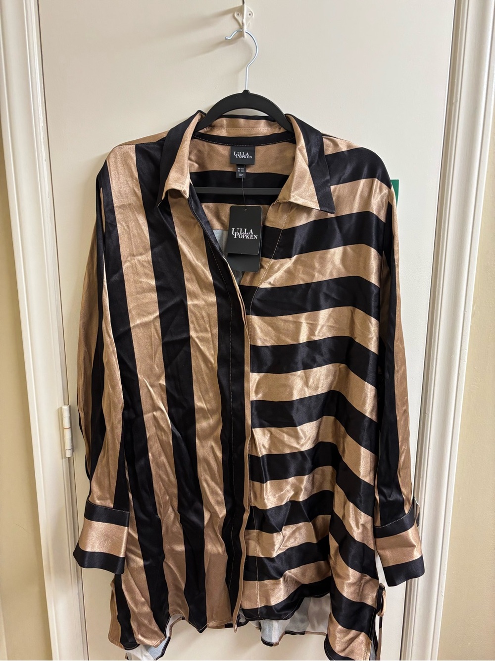 NWT Ulla Popken Button Front Tunic Blouse 100% Viscose 20/22 Gold Black